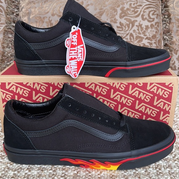 Vans Men’s Old Skool
(Flame Wall) Black/Black
VN0A38G1Q8Q
Sneakers - Picture 3 of 16